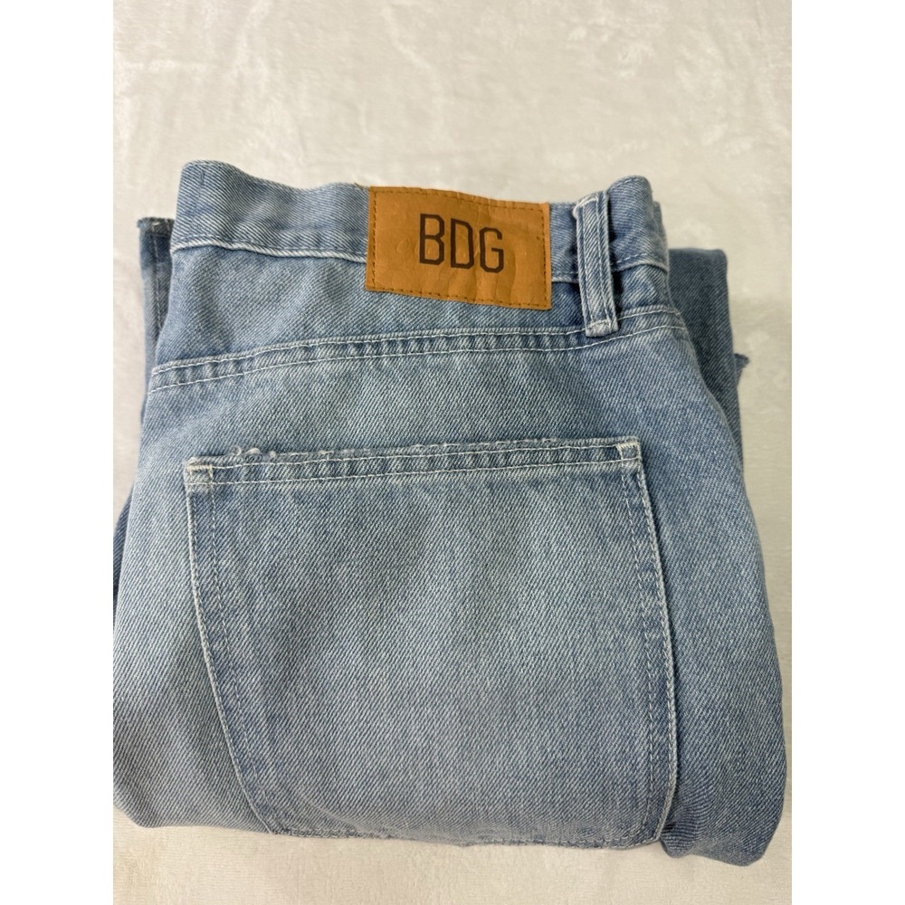 BDG Baggy Fit Jeans Mens 33x32 Light Fade Distressed Wide Leg Raw Edge - Picture 5 of 15